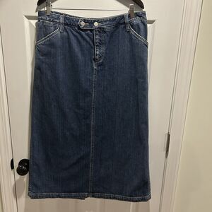 Eddie Bauer Denim Midi Skirt Size 12 Back Slit Pockets Prairie Western Cowgirl